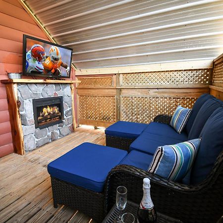 Snuggle Inn ガトリンバーグ 部屋 写真